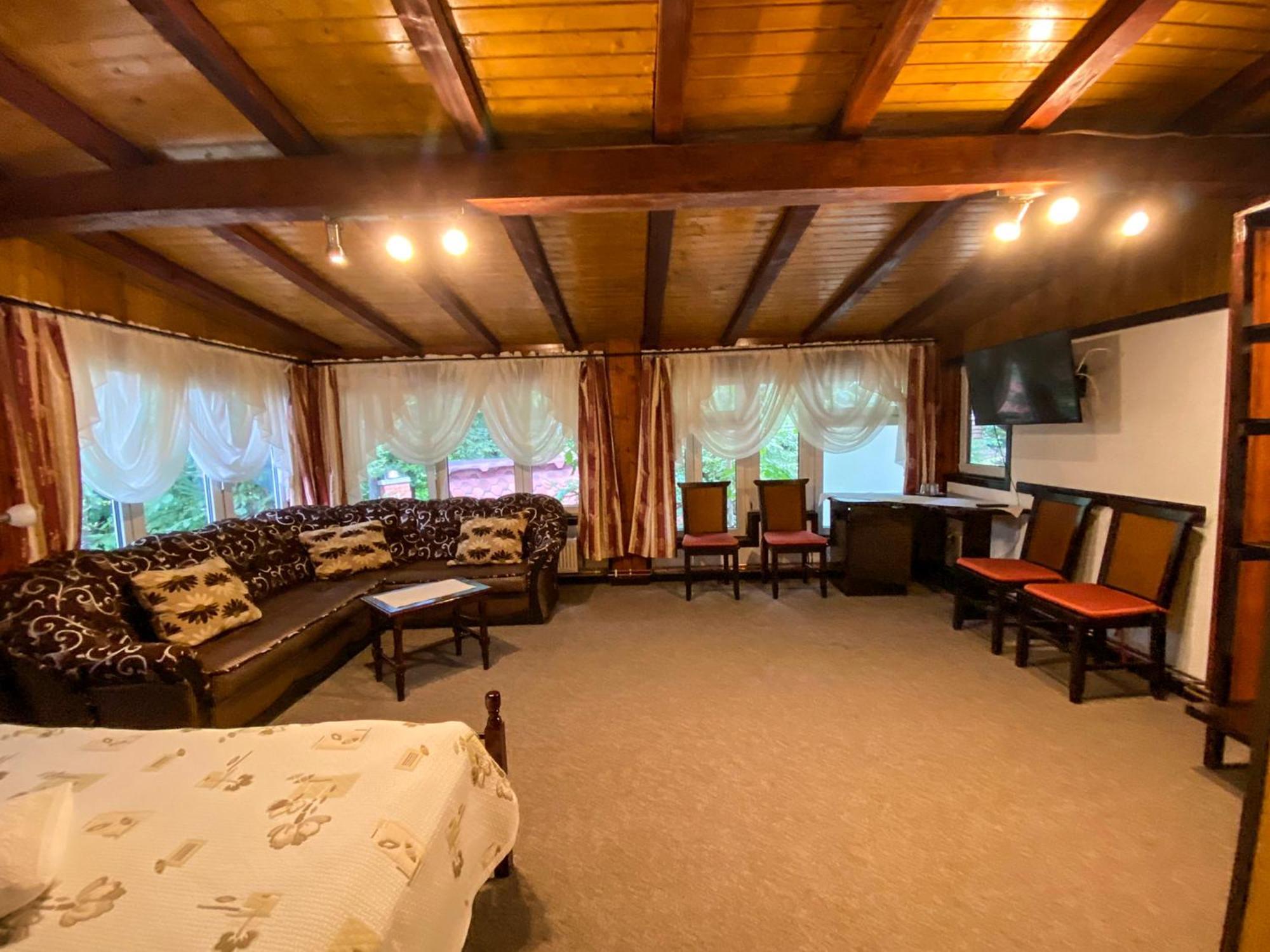 Pensiunea Crocus - Sauna & Billiard بويانا براسوف الغرفة الصورة